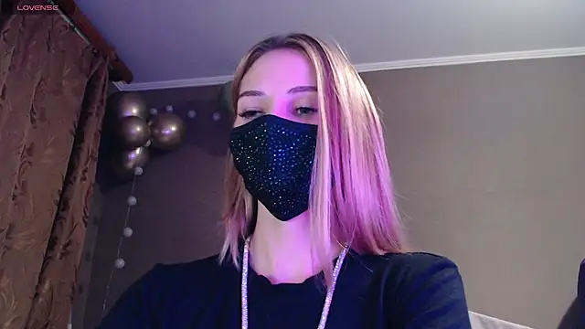 Iris lave online show from 11/06/25, 05:39