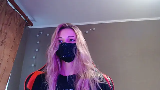 Iris lave online show from 10/18/25, 02:41