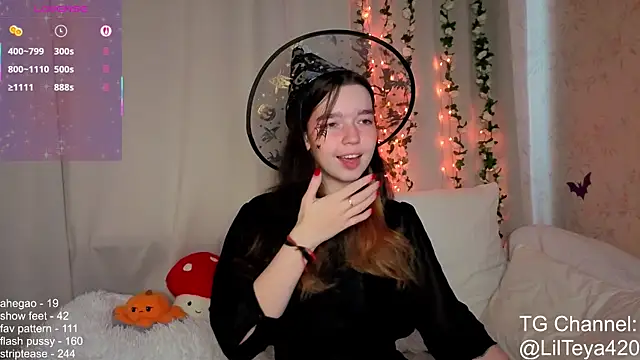 little Teya online show from 10/15/25, 10:23