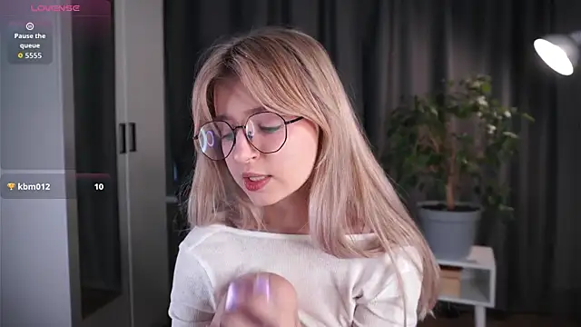 zegoii online show from 10/28/25, 01:32