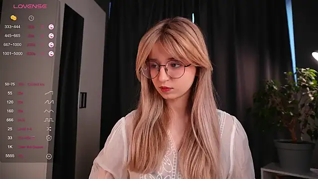 zegoii online show from 10/22/25, 01:54