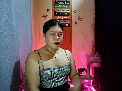 mika lover online show from 09/22/25, 09:59