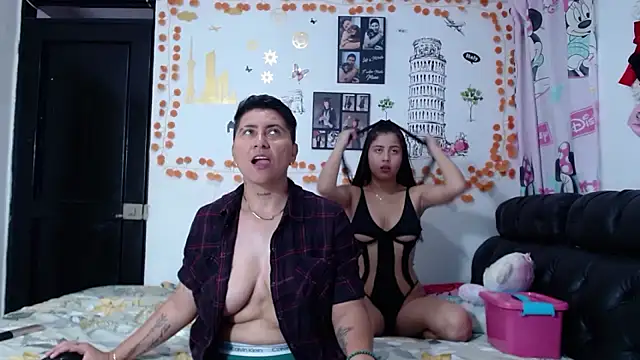 Snapshot of JaneAndAmy chatting on 09/15/25, 05:24 JaneAndAmy online show from 09/15/25, 05:24