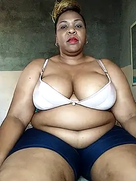 Snapshot of Moretl chatting on 02/08/26, 10:13 Moretl online show from 02/08/26, 10:13