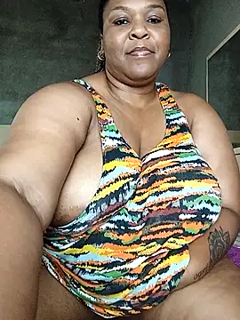 Snapshot of Moretl chatting on 02/11/26, 11:32 Moretl online show from 02/11/26, 11:32