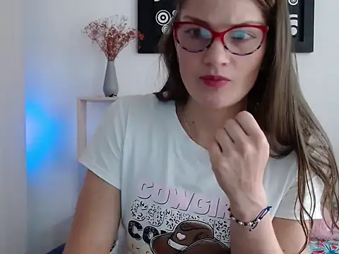 Camila-ventura online show from 10/05/25, 11:34