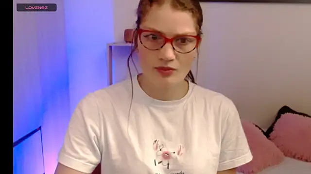 Camila-ventura online show from 06/15/26, 01:11