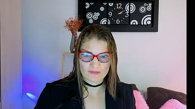 Camila-ventura online show from 12/14/25, 07:08