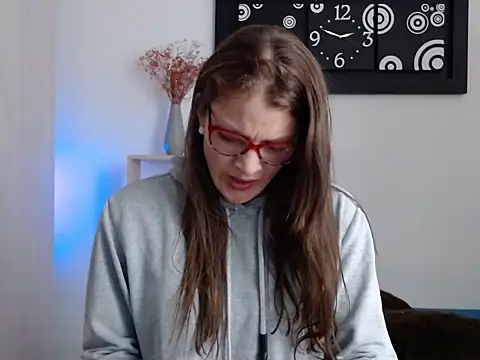 Camila-ventura online show from 10/02/25, 07:50