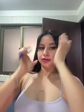 lucy grey25 online show from 12/17/25, 10:15