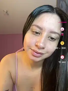 Snapshot of lucy_grey25 chatting on 06/22/26, 04:37 lucy grey25 online show from 06/22/26, 04:37