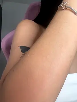 lucy grey25 online show from 12/15/25, 07:52