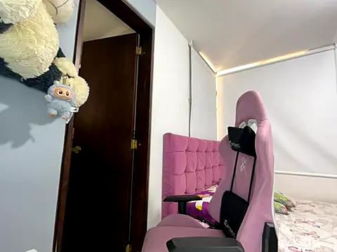 lucy grey25 online show from 09/27/25, 03:40