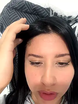 lucy grey25 online show from 10/29/25, 04:50