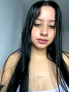 lucy grey25 online show from 11/28/25, 04:07