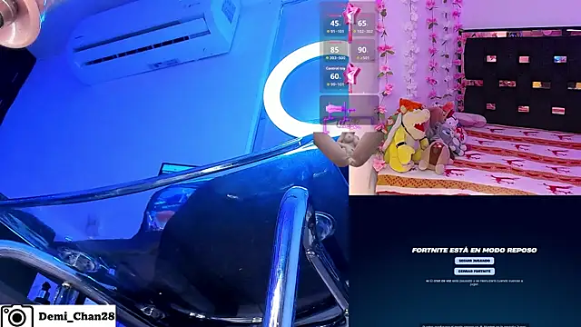 Snapshot of demi_chan chatting on 06/07/26, 08:58 demi chan online show from 06/07/26, 08:58