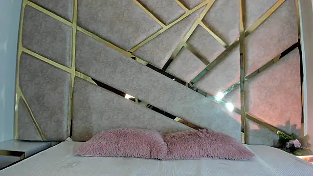 Zafiro claire online show from 10/10/25, 10:43