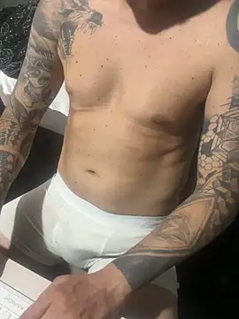 Snapshot of AnimistEquity chatting on 10/28/25, 05:45 AnimistEquity online show from 10/28/25, 05:45