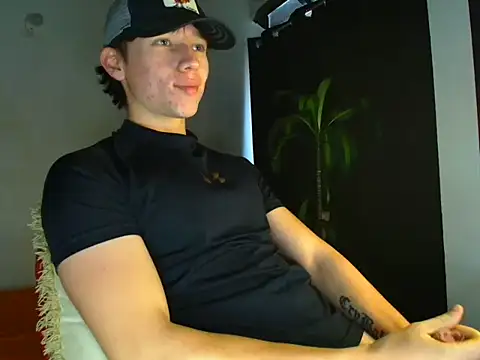 Snapshot of Logan_sixxer chatting on 11/16/25, 06:23 Logan sixxer online show from 11/16/25, 06:23