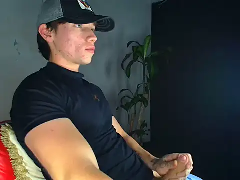 Snapshot of Logan_sixxer chatting on 11/22/25, 09:46 Logan sixxer online show from 11/22/25, 09:46