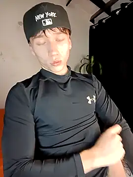 Snapshot of Logan_sixxer chatting on 09/28/25, 09:44 Logan sixxer online show from 09/28/25, 09:44