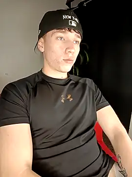 Snapshot of Logan_sixxer chatting on 09/20/25, 10:48 Logan sixxer online show from 09/20/25, 10:48