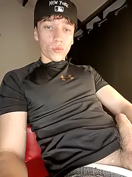 Snapshot of Logan_sixxer chatting on 10/10/25, 03:07 Logan sixxer online show from 10/10/25, 03:07