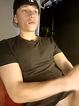 Snapshot of Logan_sixxer chatting on 09/25/25, 07:42 Logan sixxer online show from 09/25/25, 07:42