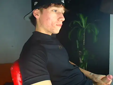 Snapshot of Logan_sixxer chatting on 11/14/25, 11:08 Logan sixxer online show from 11/14/25, 11:08