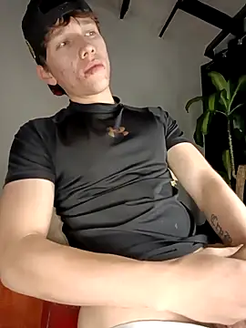 Snapshot of Logan_sixxer chatting on 12/03/25, 10:20 Logan sixxer online show from 12/03/25, 10:20