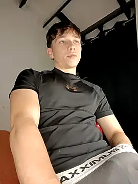 Snapshot of Logan_sixxer chatting on 09/17/25, 10:56 Logan sixxer online show from 09/17/25, 10:56