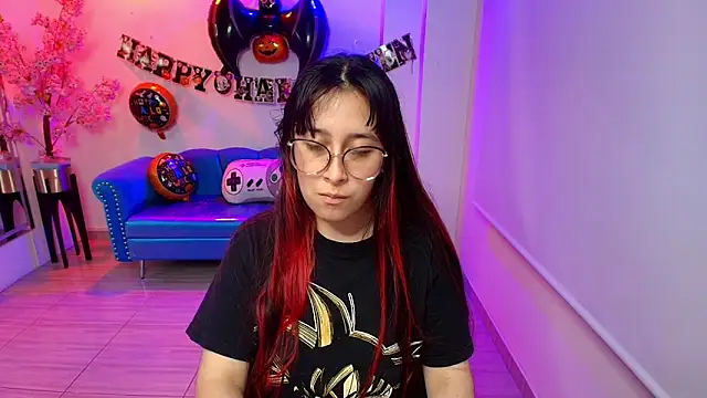 Snapshot of Tarly_matches chatting on 10/26/25, 12:00 Tarly matches online show from 10/26/25, 12:00