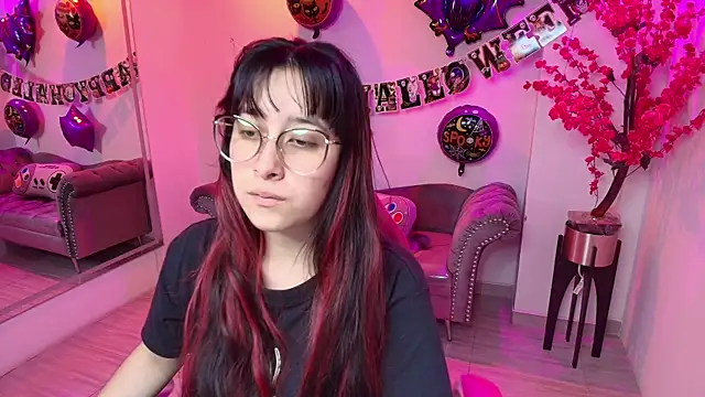 Snapshot of Tarly_matches chatting on 10/25/25, 11:53 Tarly matches online show from 10/25/25, 11:53