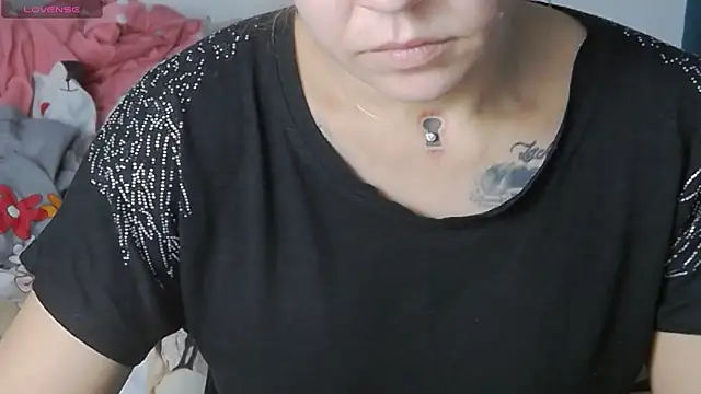 Snapshot of KatyNolann chatting on 10/17/25, 07:11 KatyNolann online show from 10/17/25, 07:11