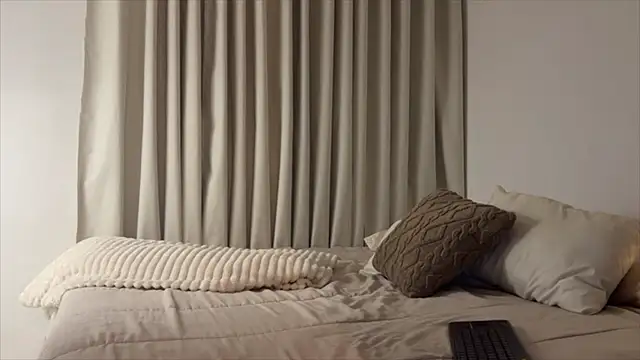 Miia Vega  online show from 02/12/26, 11:59