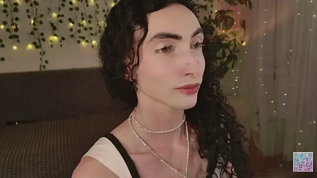 Snapshot of Queen_of_tease chatting on 07/08/26, 03:41 Queen of tease online show from 07/08/26, 03:41