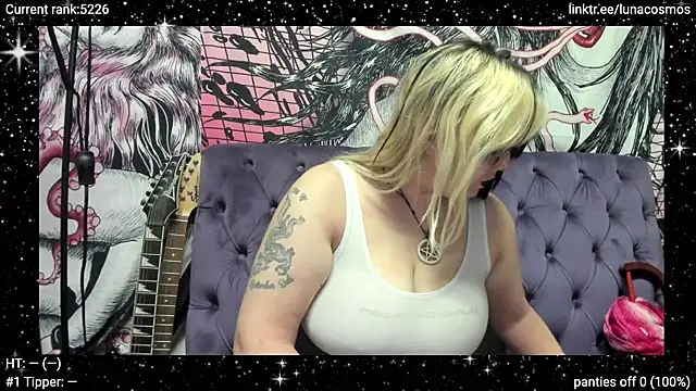 Snapshot of LunaCosmos chatting on 04/07/26, 02:41 LunaCosmos online show from 04/07/26, 02:41