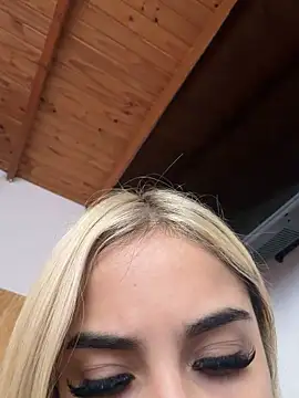 Babylovetiernax online show from 04/10/26, 03:52