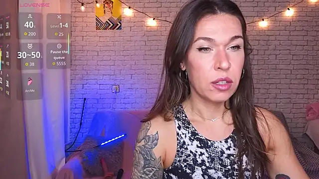 Snapshot of ReginaFoXXXy chatting on 10/10/25, 11:00 ReginaFoXXXy online show from 10/10/25, 11:00