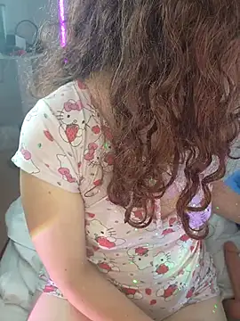 Snapshot of Sharon_Black chatting on 11/13/25, 02:43 Sharon Black online show from 11/13/25, 02:43