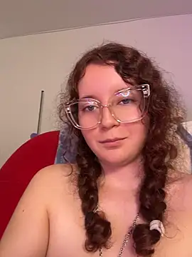 Snapshot of Sharon_Black chatting on 04/18/26, 01:46 Sharon Black online show from 04/18/26, 01:46
