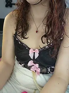 Snapshot of Sharon_Black chatting on 09/25/25, 02:01 Sharon Black online show from 09/25/25, 02:01