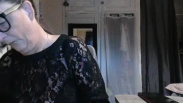 Mistress-Ivy51 online show from 10/21/25, 06:35