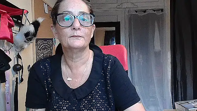 Mistress-Ivy51 online show from 10/19/25, 07:44