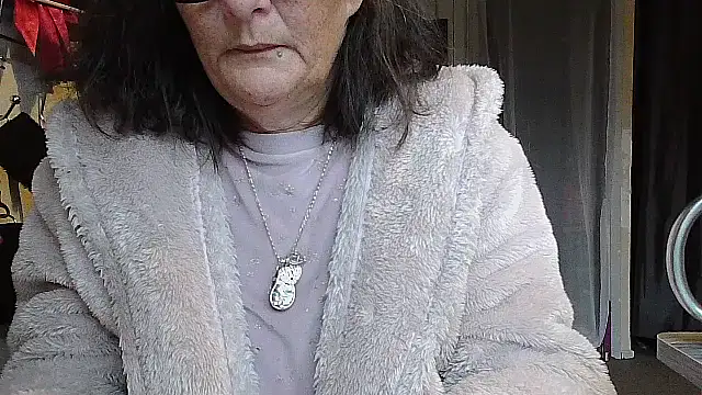 Mistress-Ivy51 online show from 10/15/25, 07:27