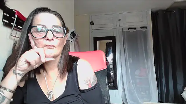 Mistress-Ivy51 online show from 10/10/25, 08:48