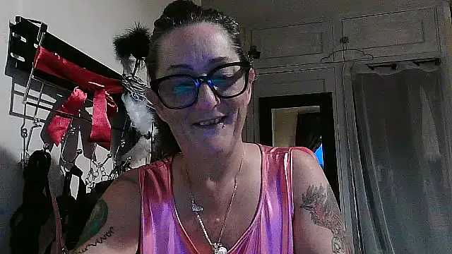 Mistress-Ivy51 online show from 10/20/25, 06:26