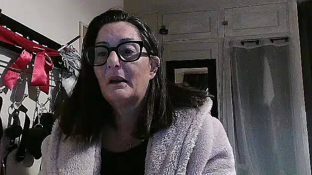 Mistress-Ivy51 online show from 10/23/25, 06:34