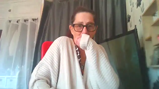 Mistress-Ivy51 online show from 04/24/26, 08:49