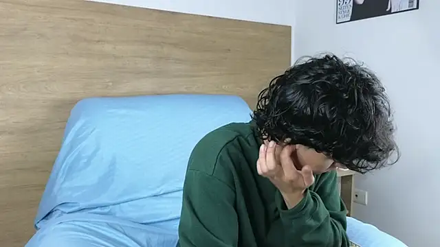 Snapshot of Stiven_Benet_ chatting on 11/07/25, 01:26 Stiven Benet online show from 11/07/25, 01:26